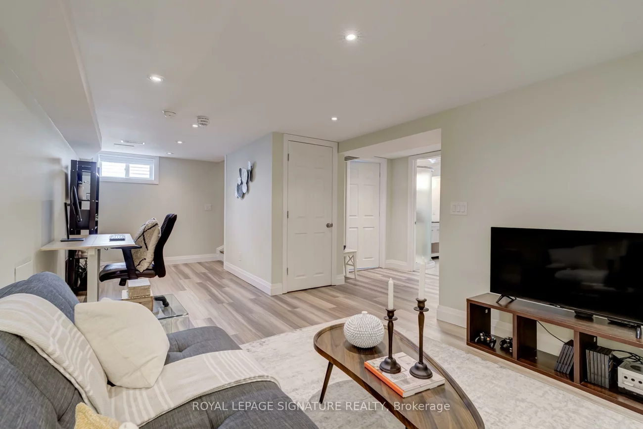 1, Chiswick, Brookhaven-Amesbury, Toronto