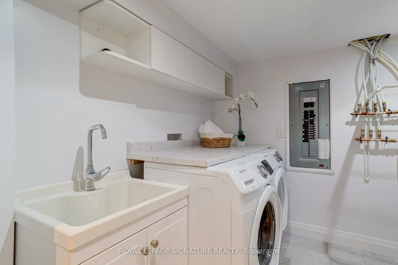 1, Chiswick, Brookhaven-Amesbury, Toronto