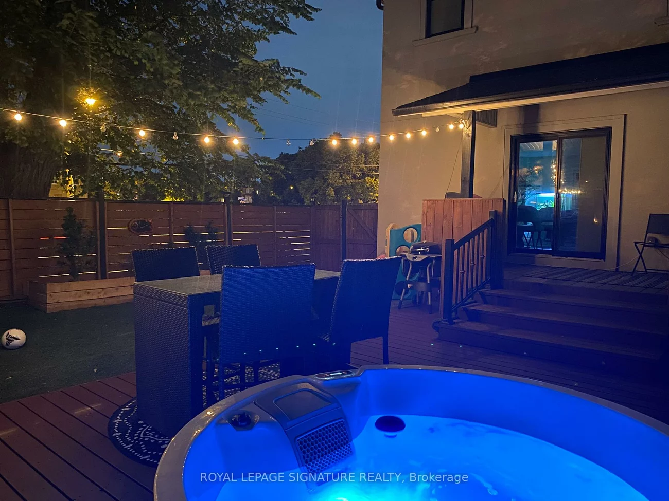 1, Chiswick, Brookhaven-Amesbury, Toronto