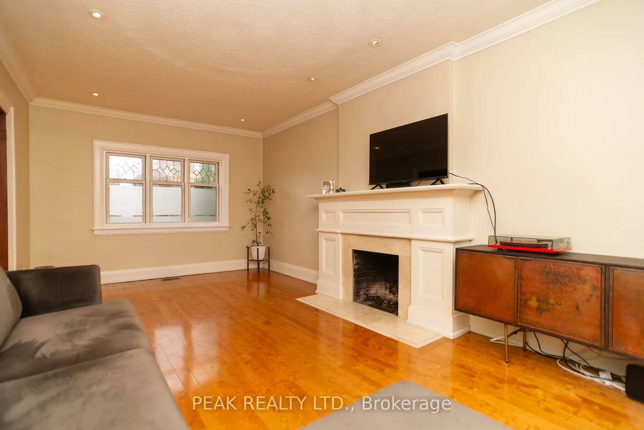 136, Humbercrest, Runnymede-Bloor West Village, Toronto