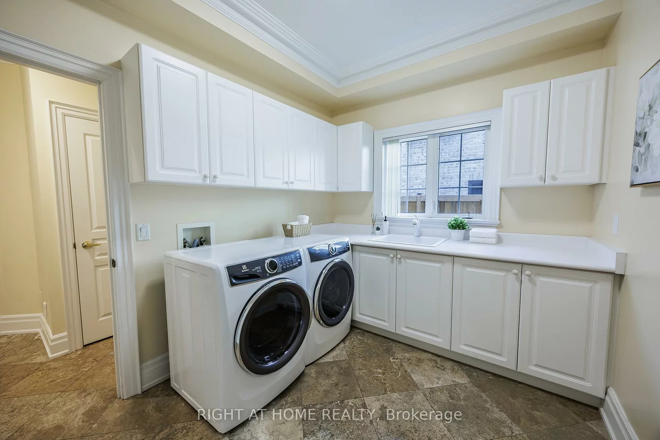 2, Fairway, Princess-Rosethorn, Toronto