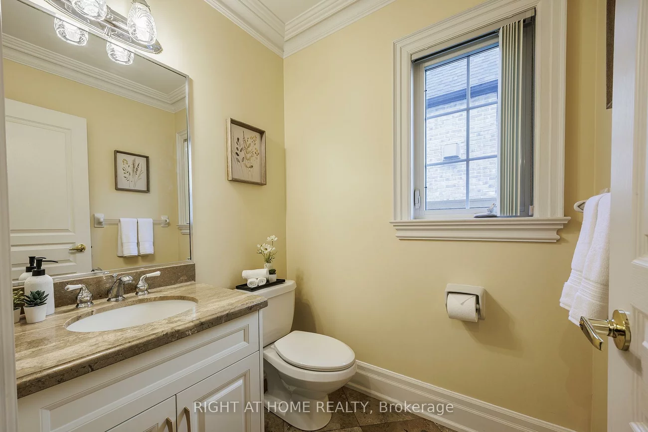 2, Fairway, Princess-Rosethorn, Toronto
