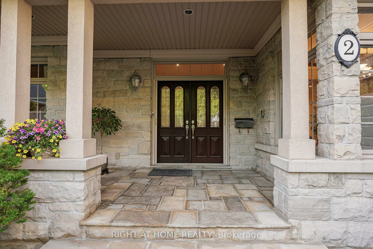 2, Fairway, Princess-Rosethorn, Toronto