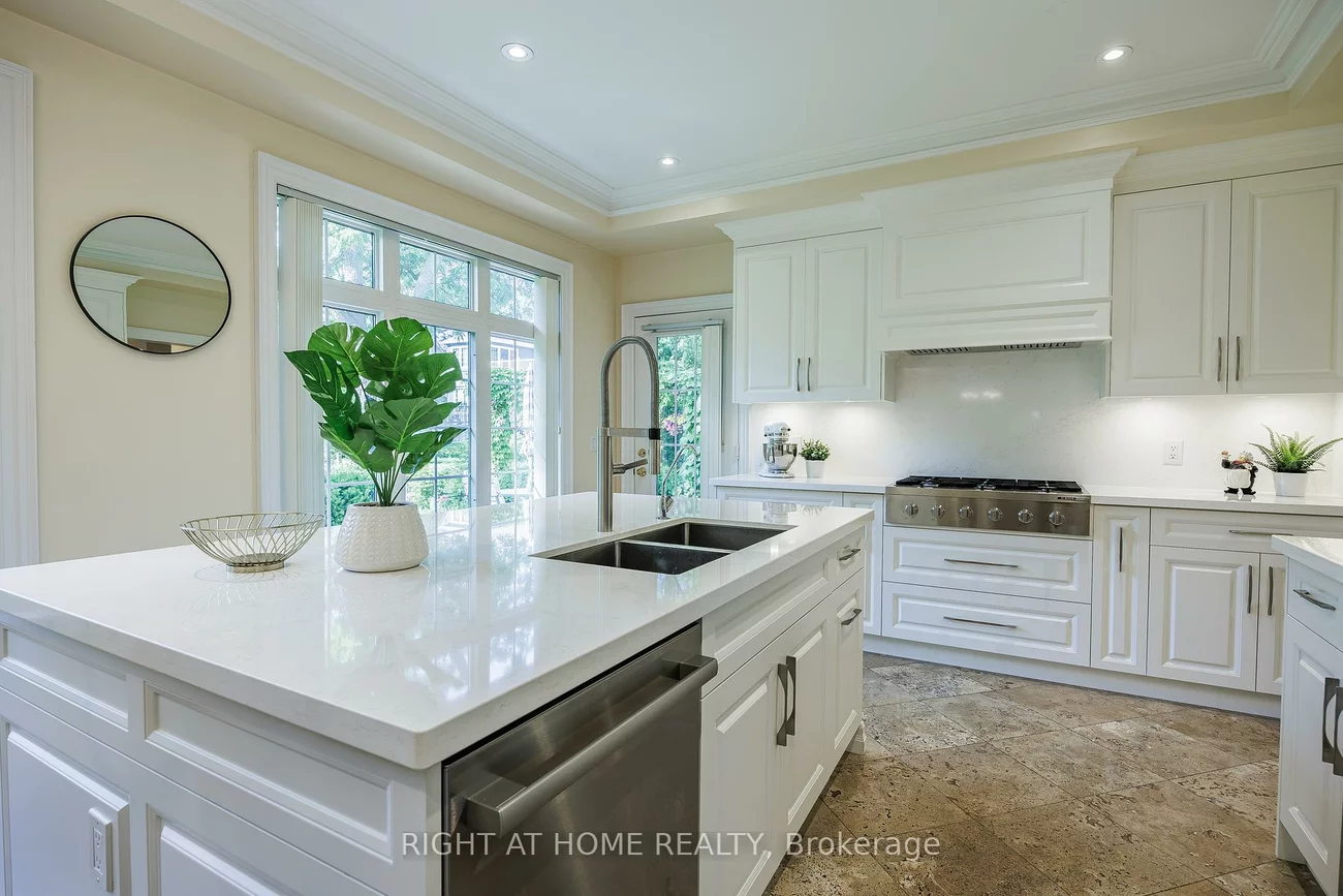 2, Fairway, Princess-Rosethorn, Toronto