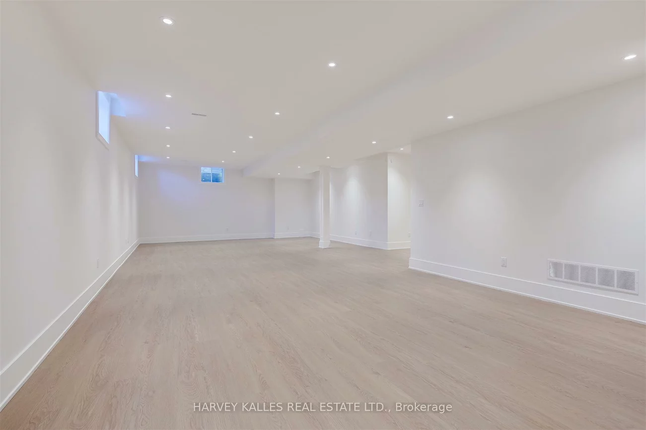 15, Drury, Humber Heights, Toronto