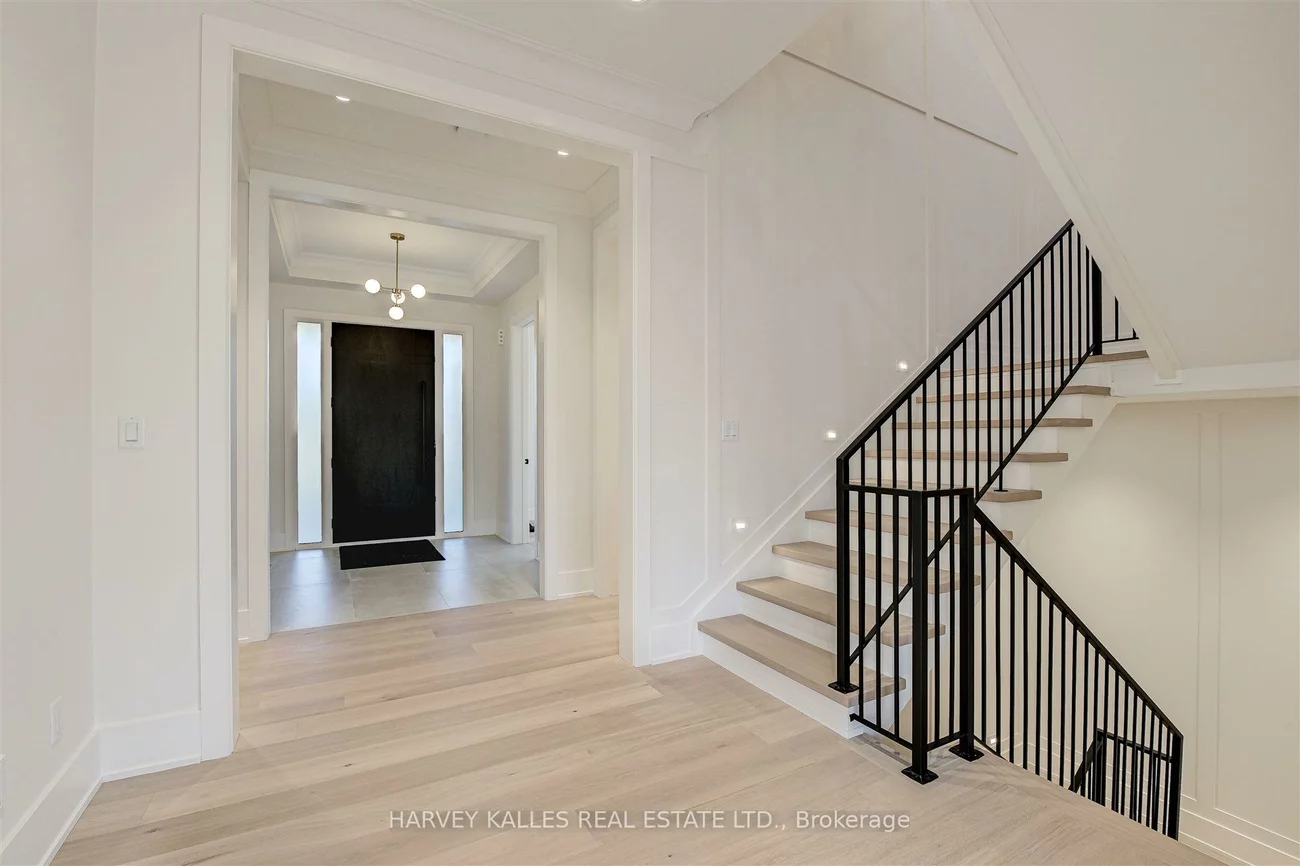15, Drury, Humber Heights, Toronto