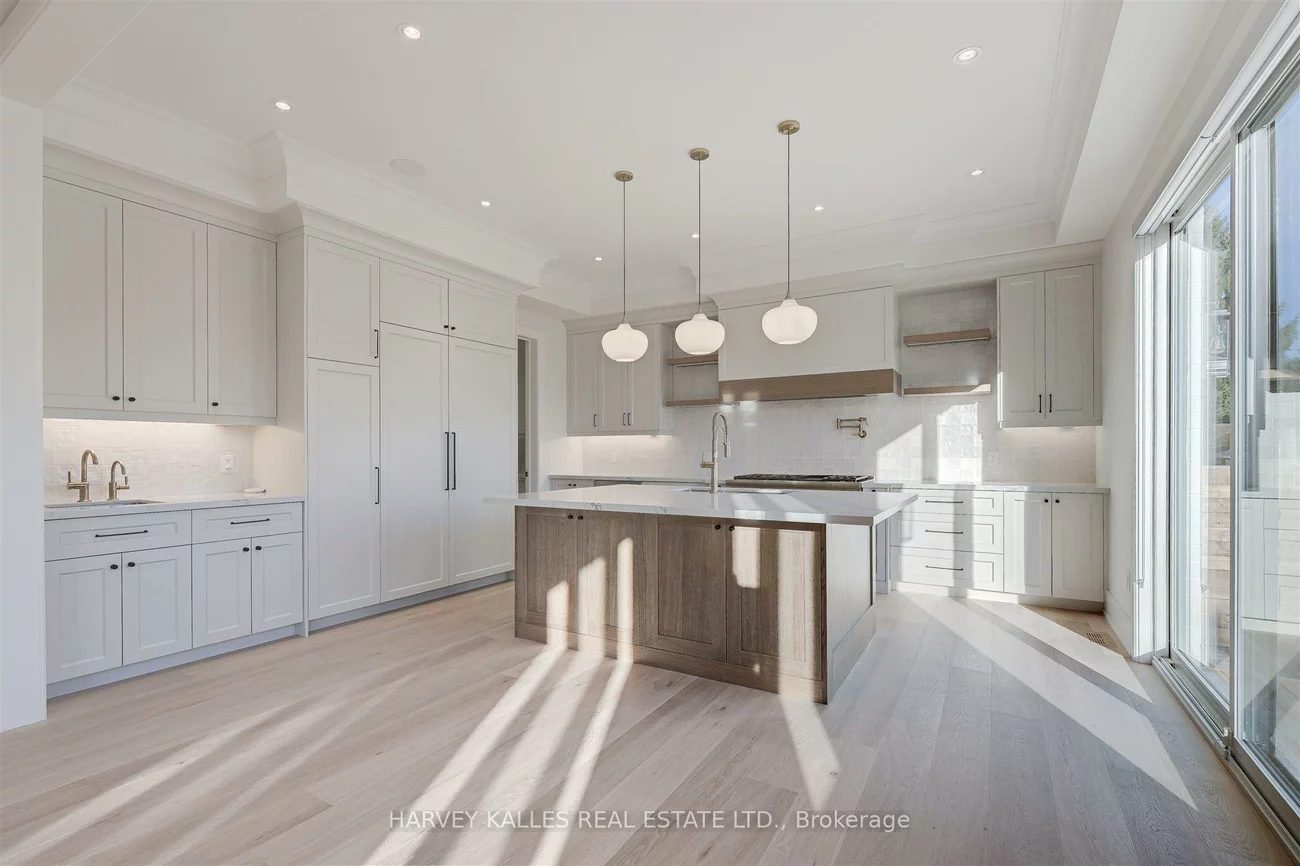 15, Drury, Humber Heights, Toronto