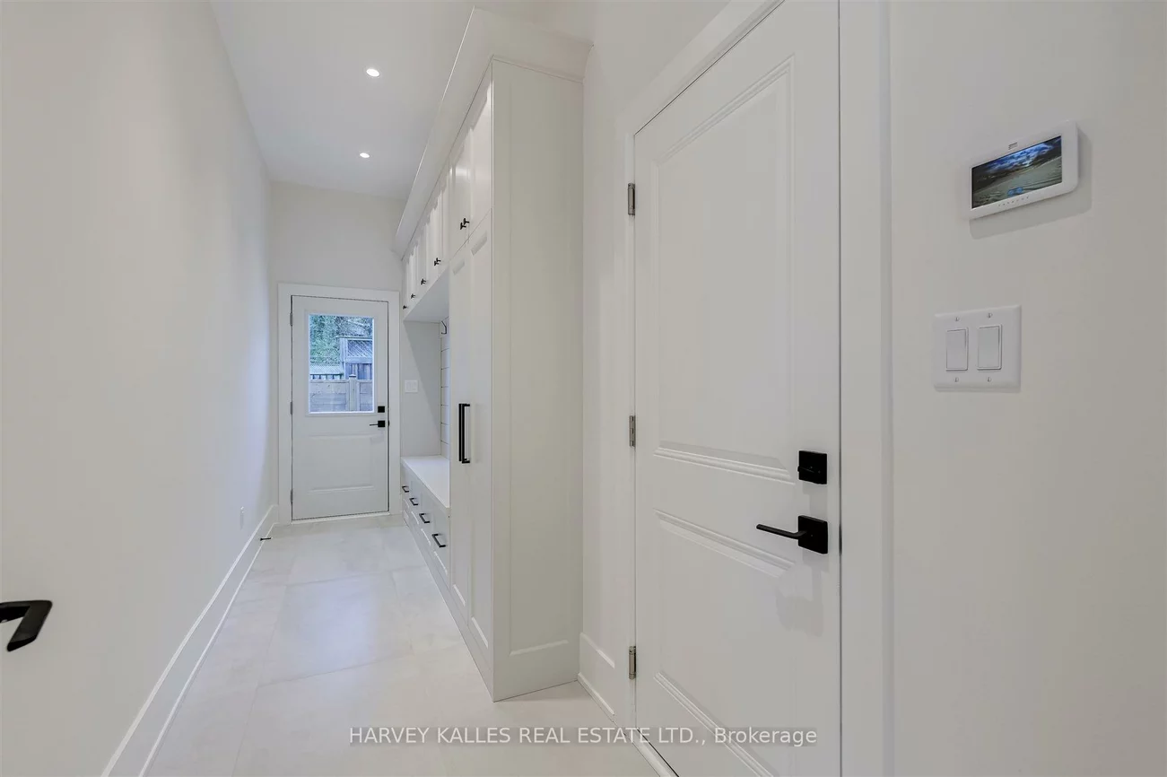 15, Drury, Humber Heights, Toronto