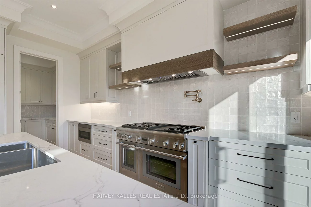 15, Drury, Humber Heights, Toronto