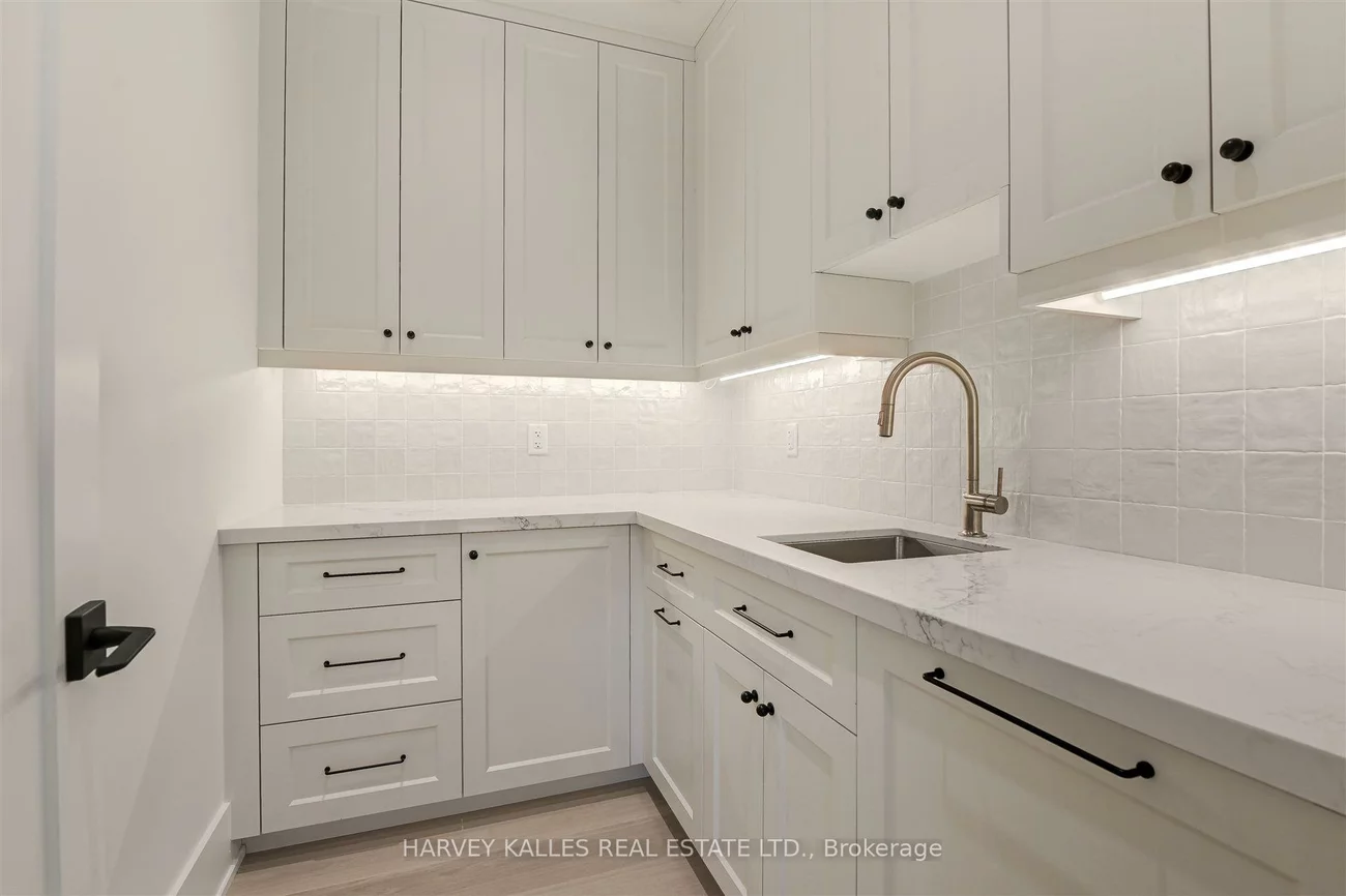15, Drury, Humber Heights, Toronto