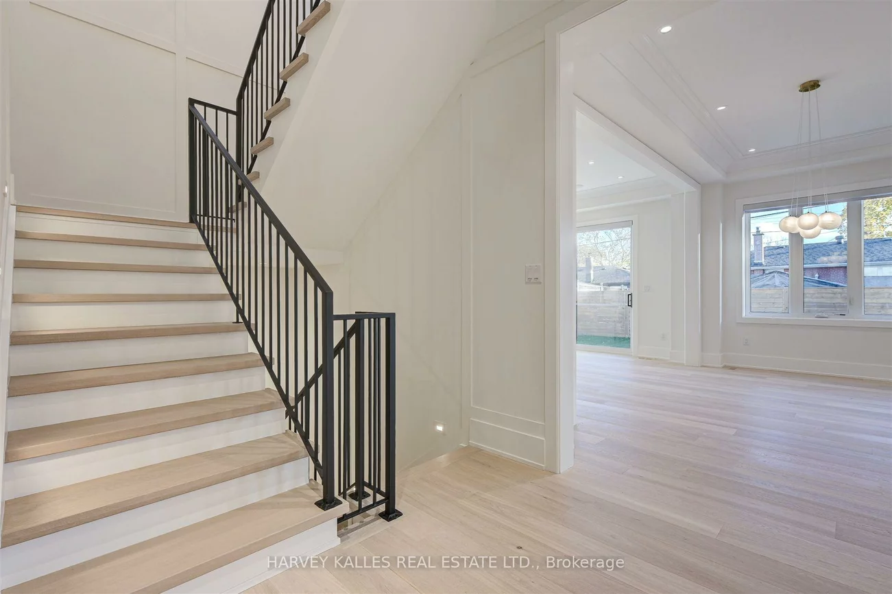 15, Drury, Humber Heights, Toronto