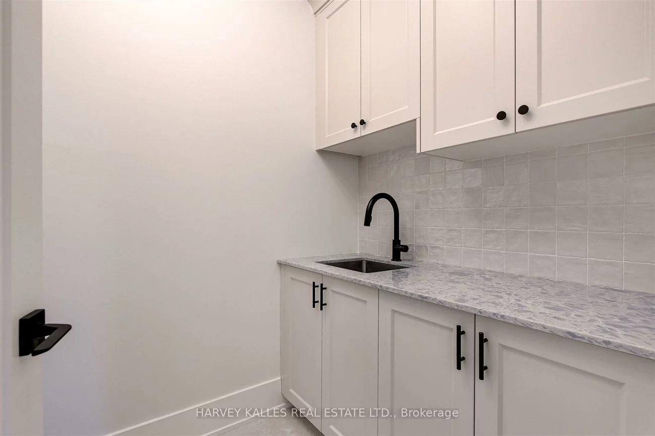 15, Drury, Humber Heights, Toronto