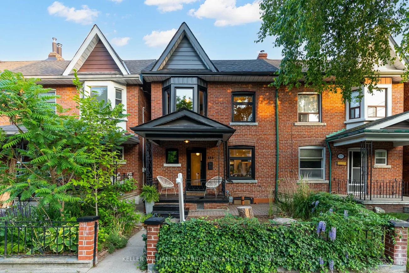 133, Essex, Dovercourt-Wallace Emerson-Junction, Toronto