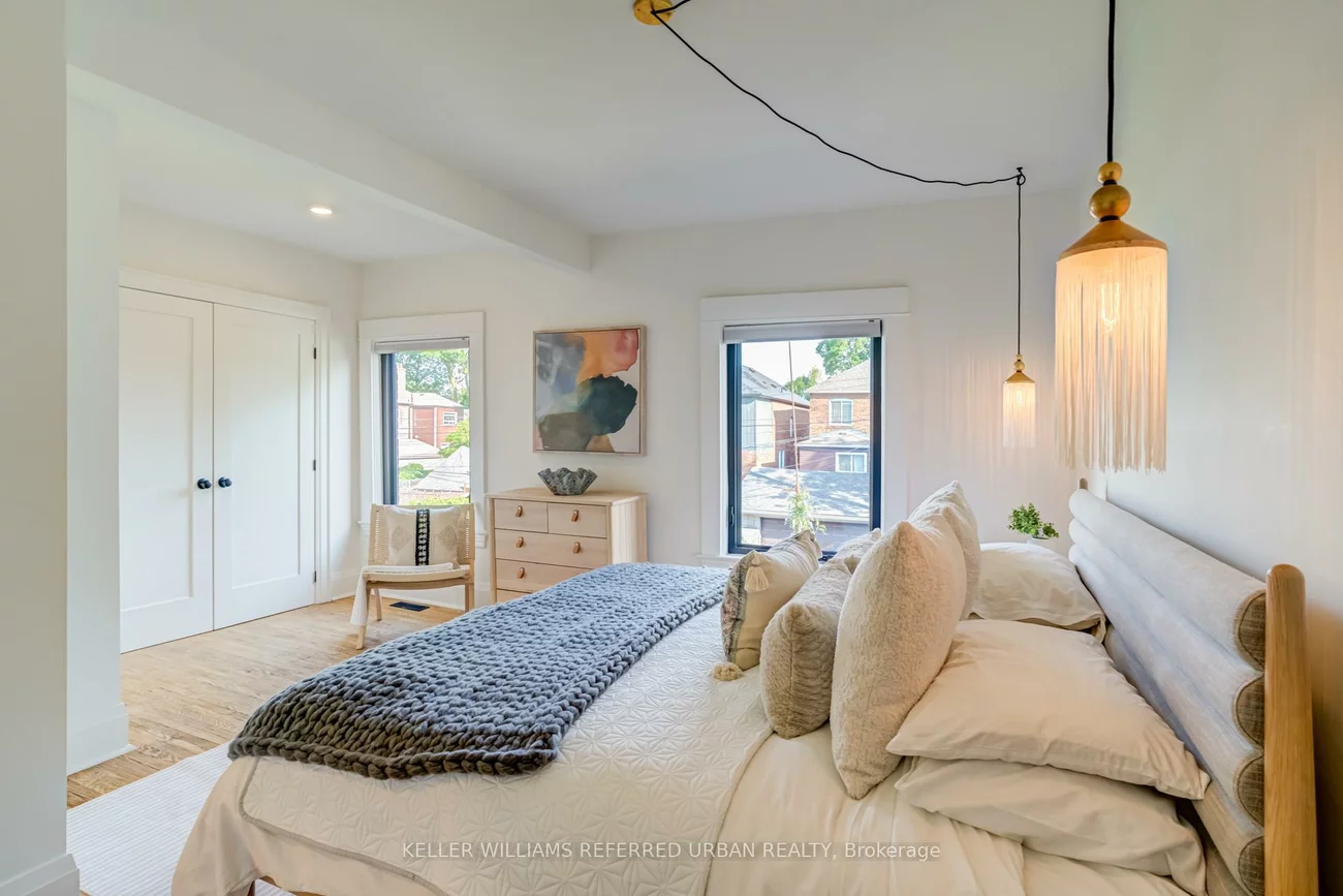 133, Essex, Dovercourt-Wallace Emerson-Junction, Toronto