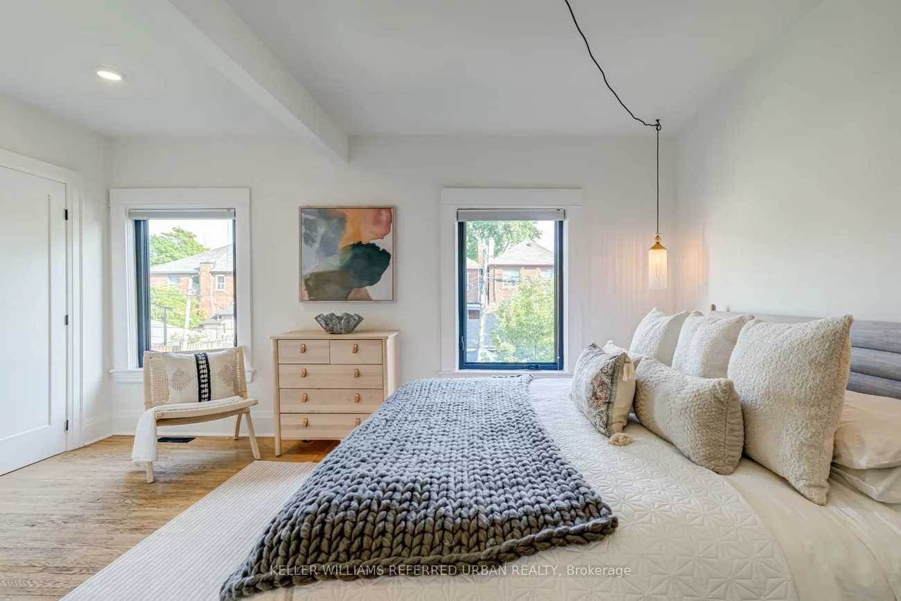 133, Essex, Dovercourt-Wallace Emerson-Junction, Toronto