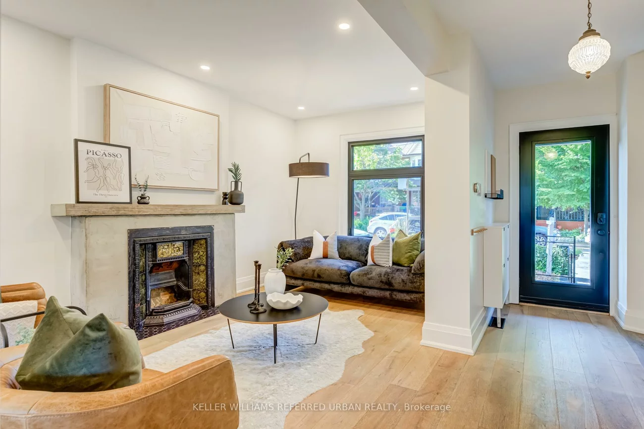 133, Essex, Dovercourt-Wallace Emerson-Junction, Toronto