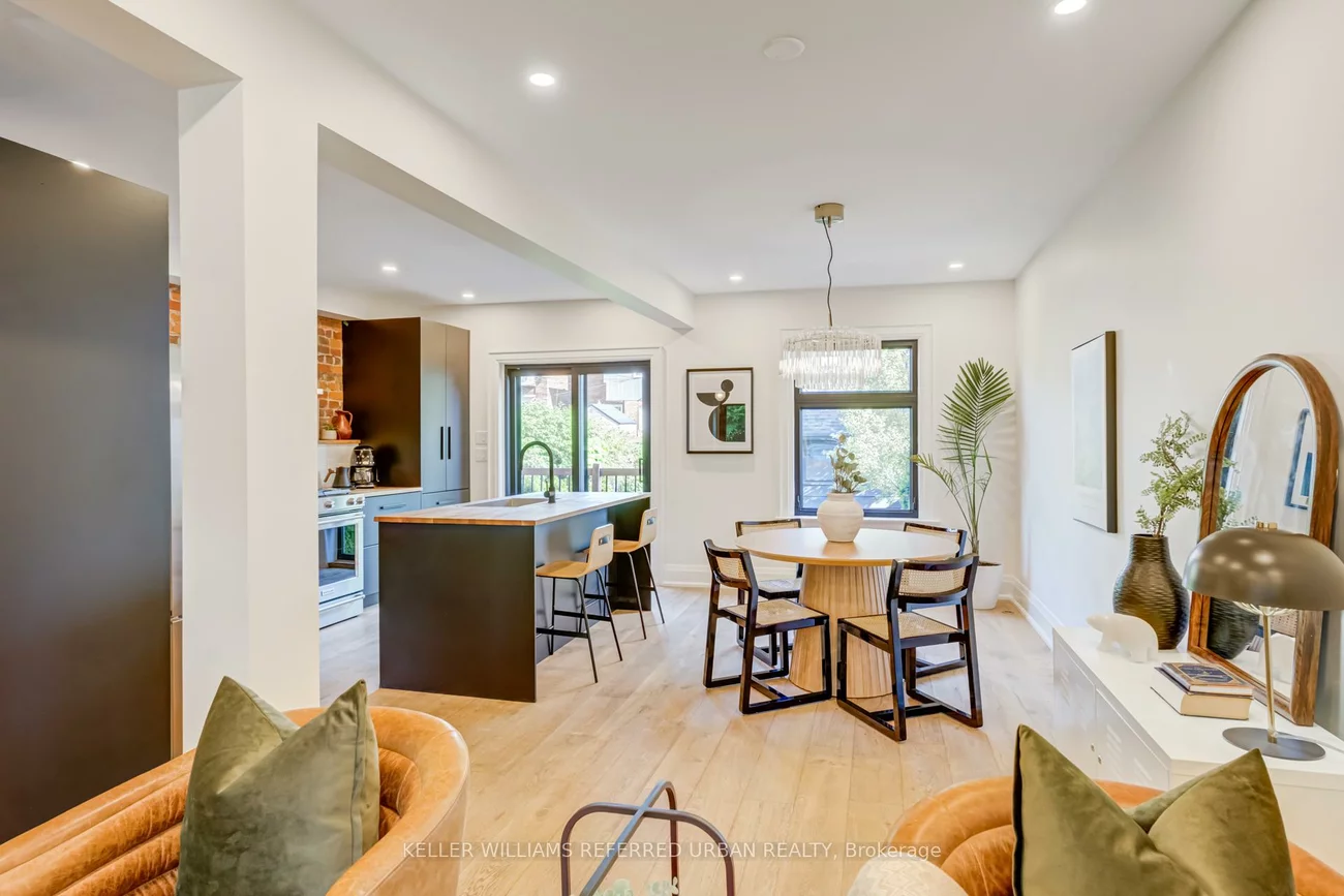 133, Essex, Dovercourt-Wallace Emerson-Junction, Toronto