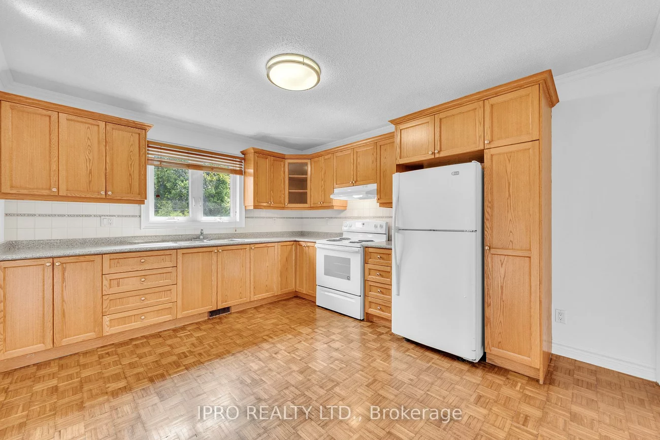 551, Caledonia, Caledonia-Fairbank, Toronto