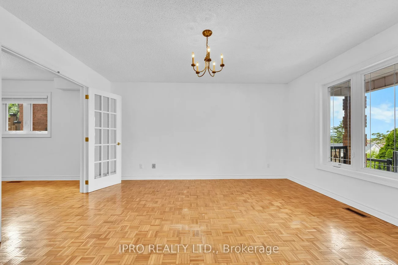 551, Caledonia, Caledonia-Fairbank, Toronto