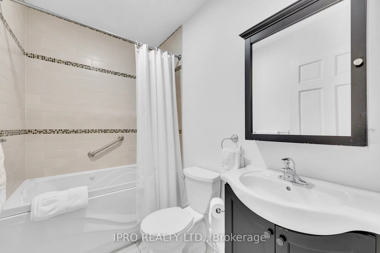 551, Caledonia, Caledonia-Fairbank, Toronto