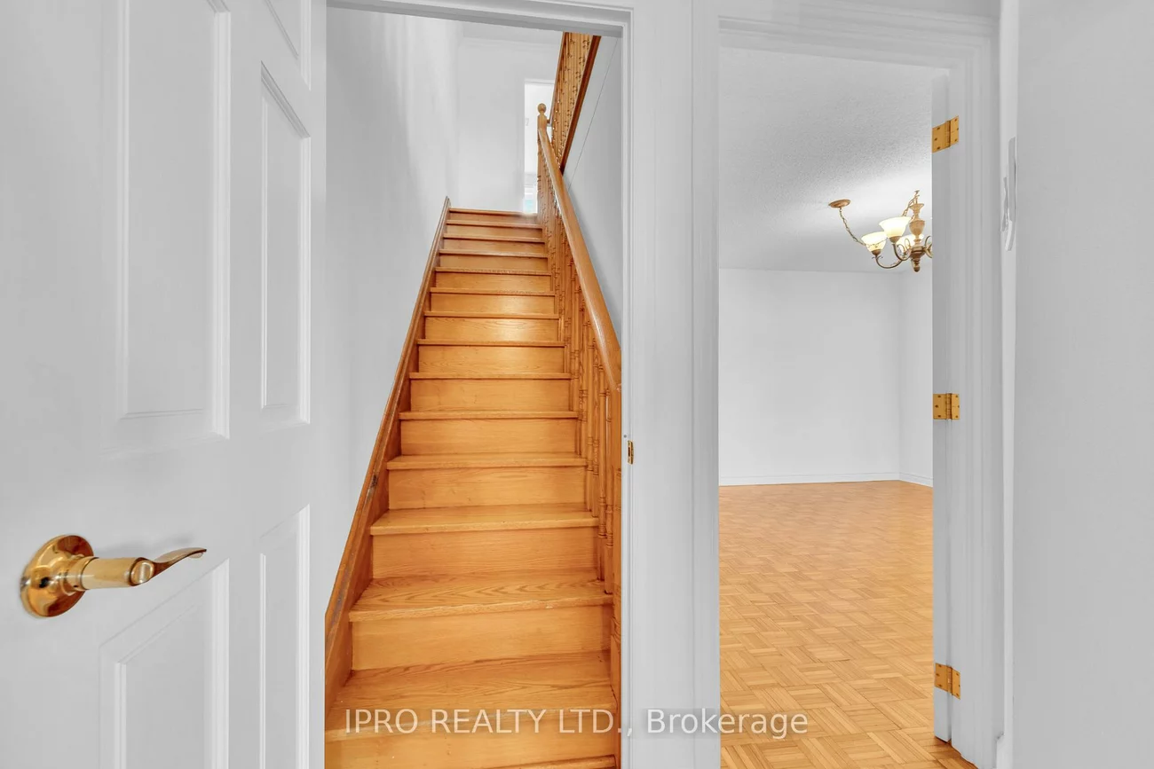 551, Caledonia, Caledonia-Fairbank, Toronto