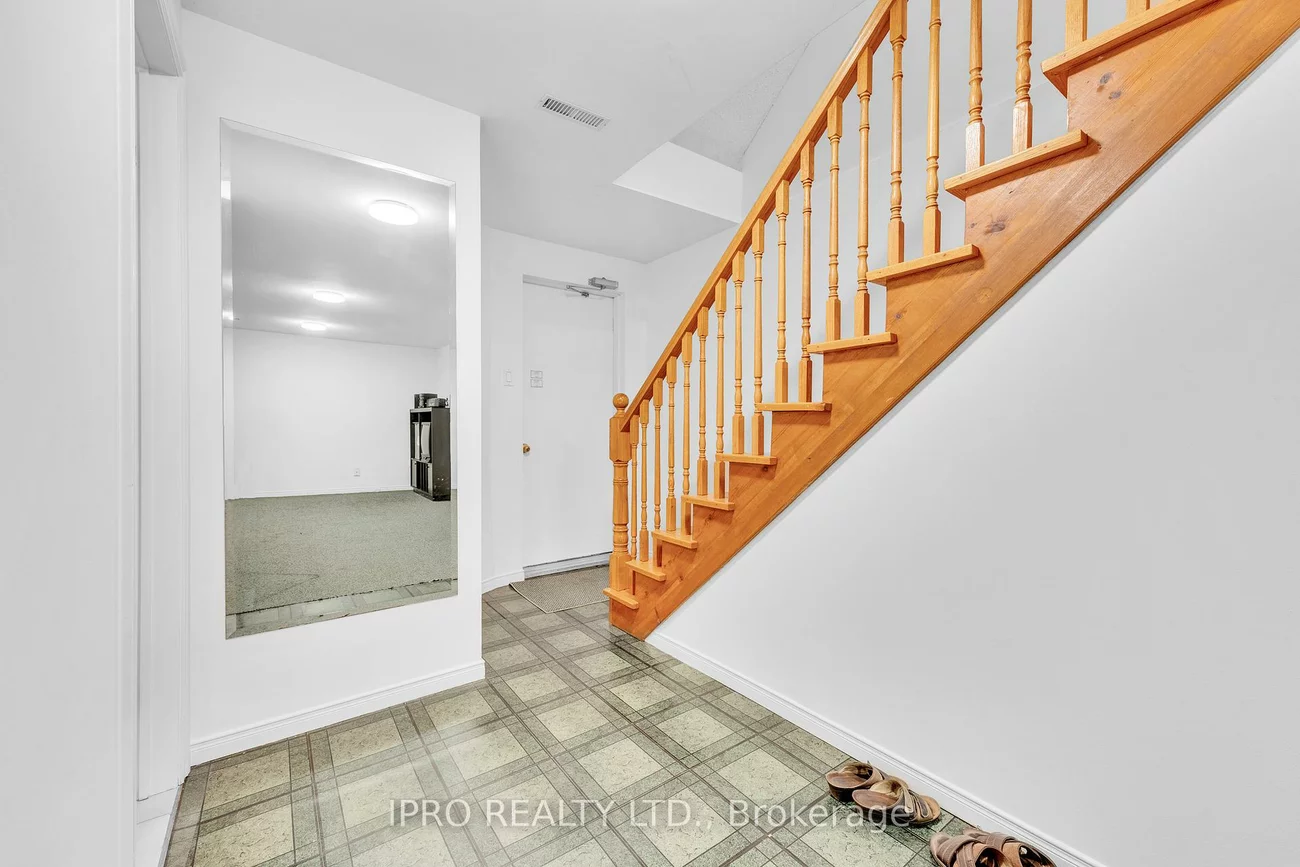 551, Caledonia, Caledonia-Fairbank, Toronto