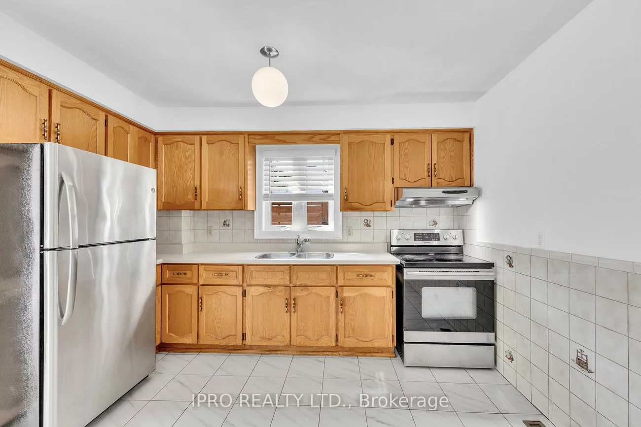 551, Caledonia, Caledonia-Fairbank, Toronto