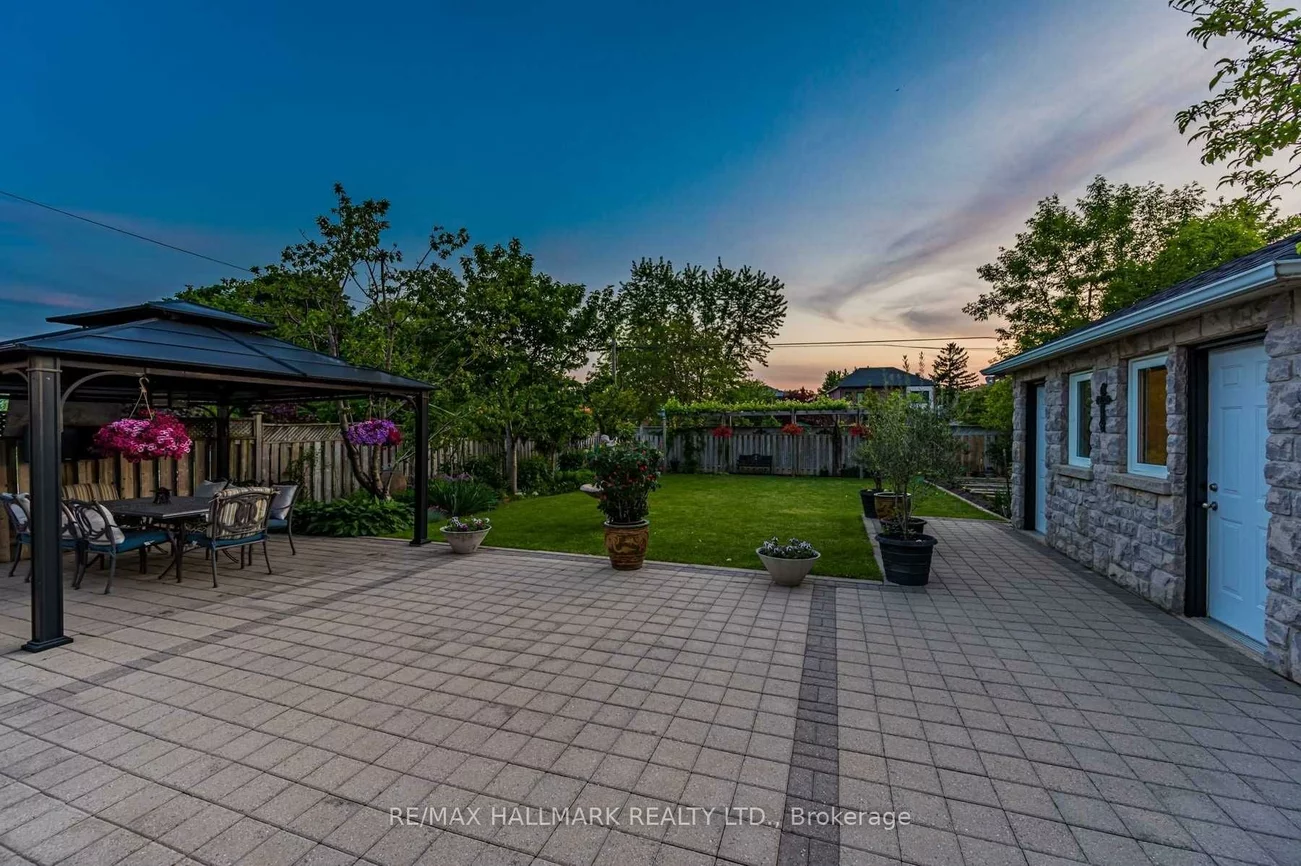 12, Highland, Yorkdale-Glen Park, Toronto