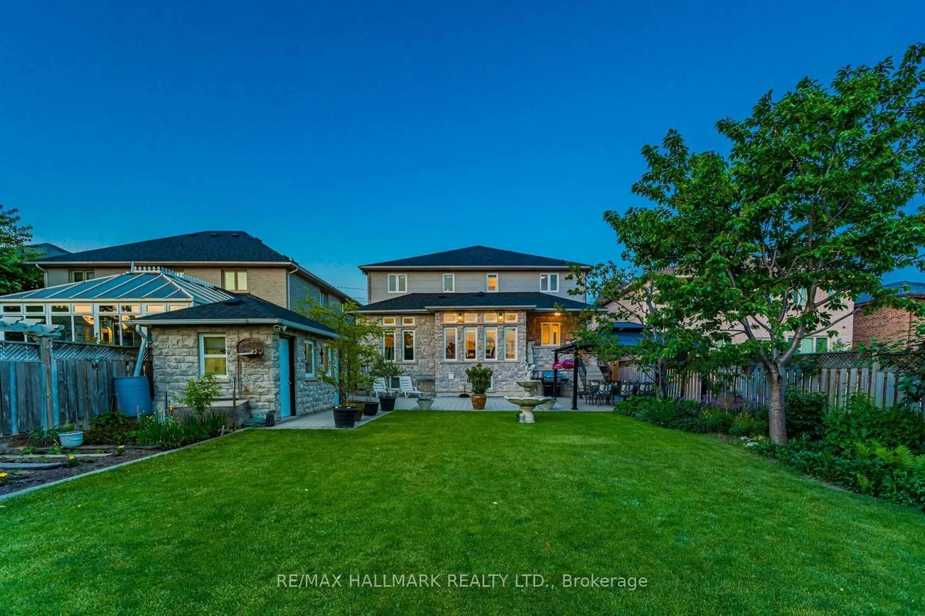 12, Highland, Yorkdale-Glen Park, Toronto