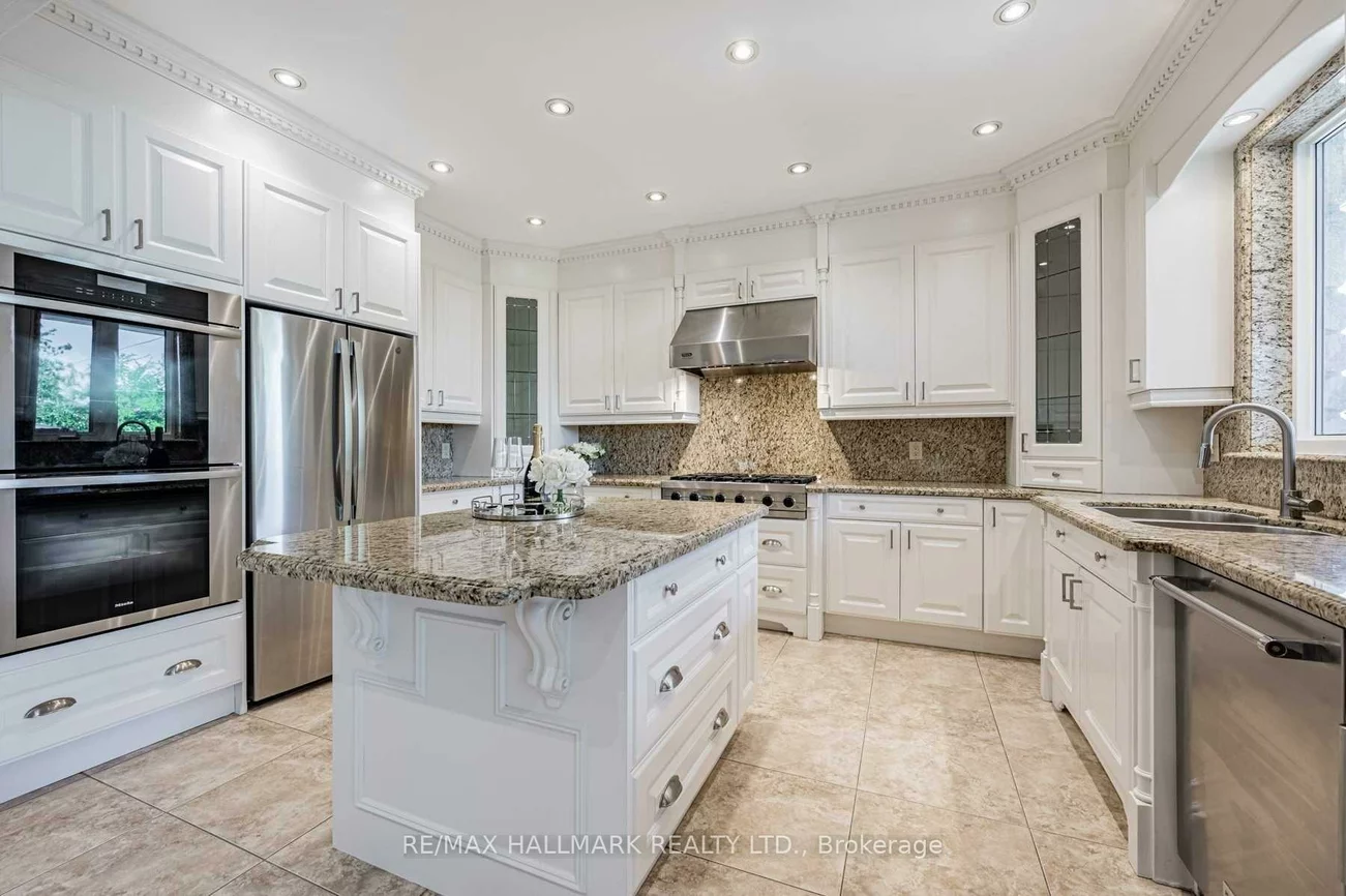 12, Highland, Yorkdale-Glen Park, Toronto
