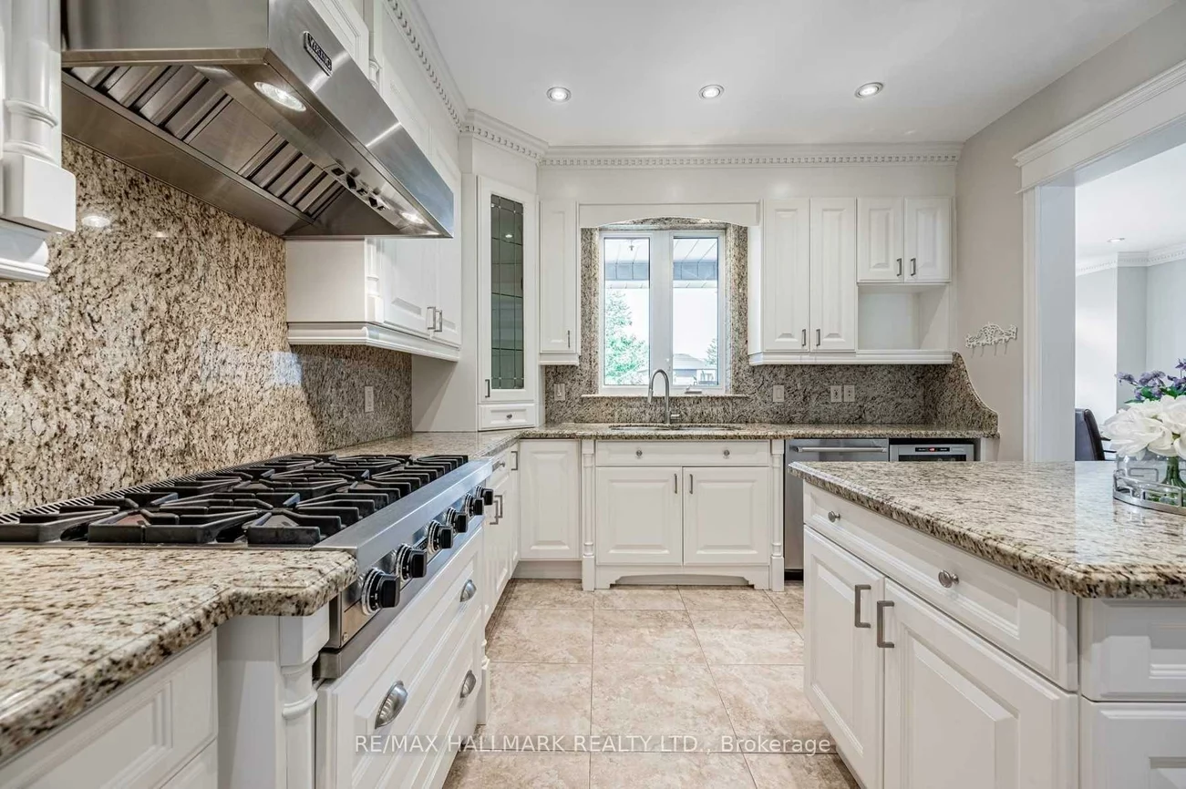 12, Highland, Yorkdale-Glen Park, Toronto