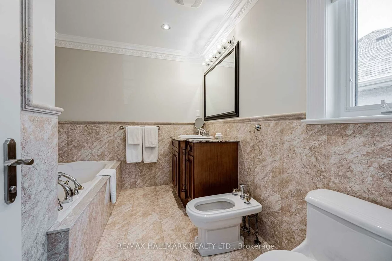12, Highland, Yorkdale-Glen Park, Toronto