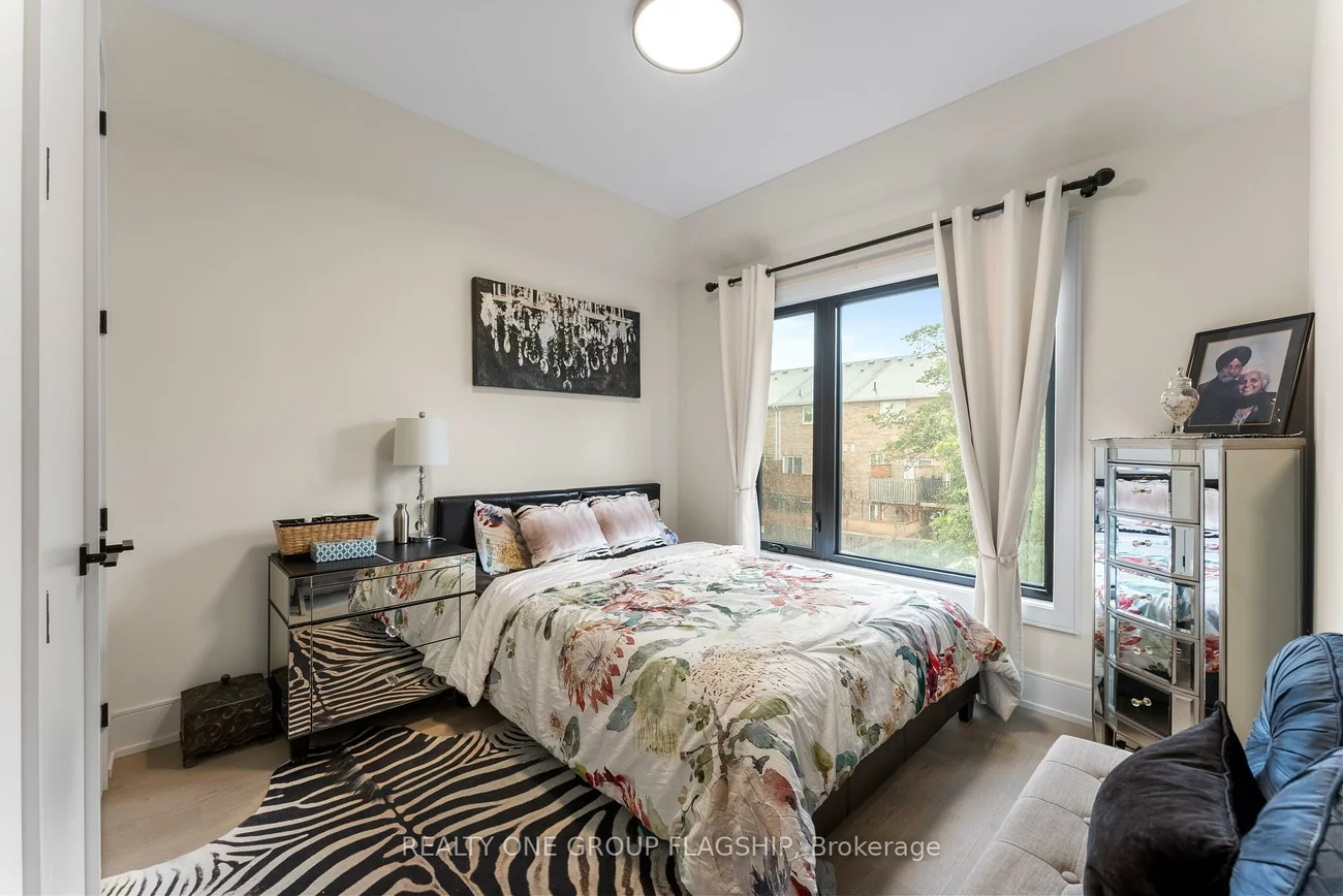 150, Sheldon, Alderwood, Toronto