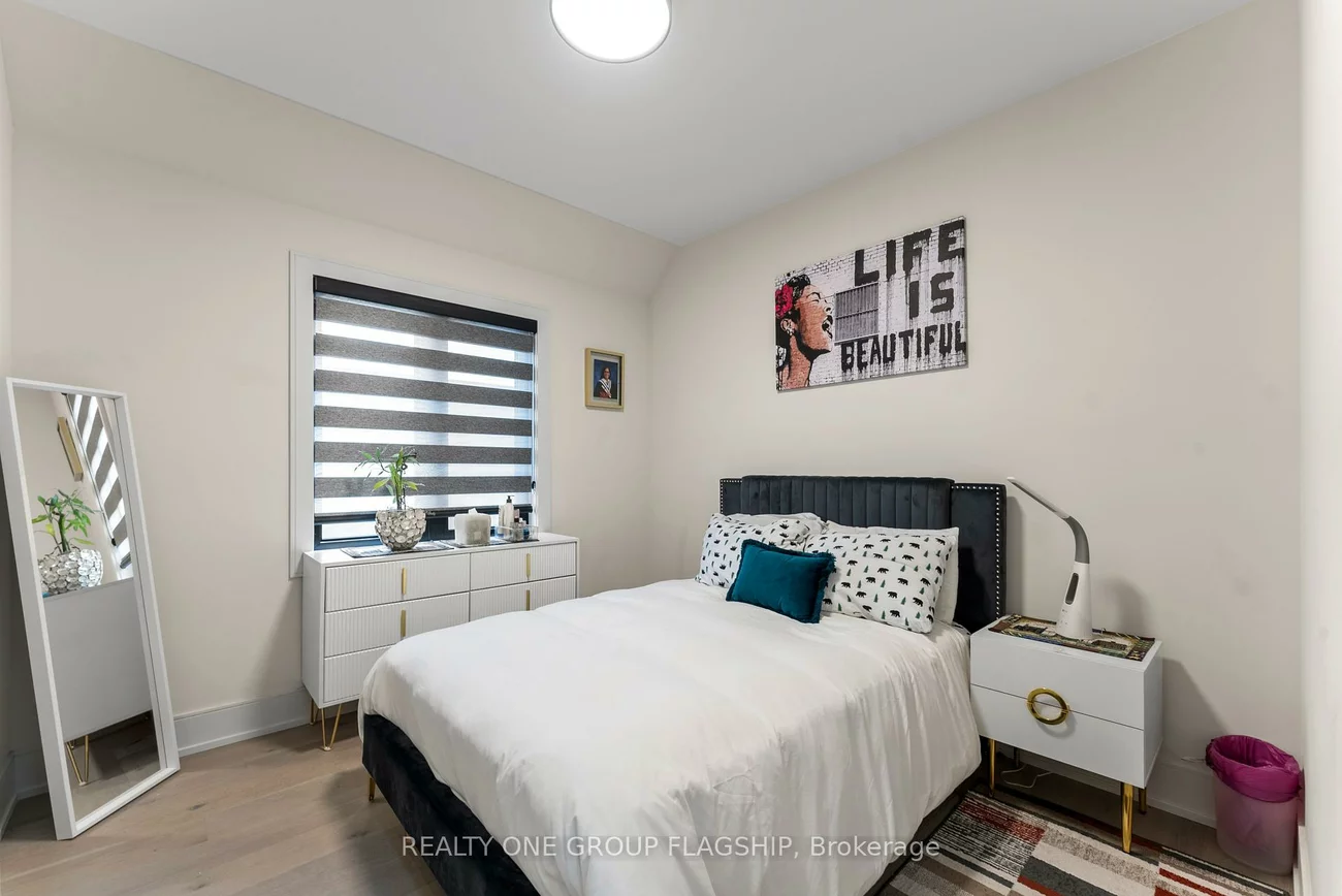 150, Sheldon, Alderwood, Toronto