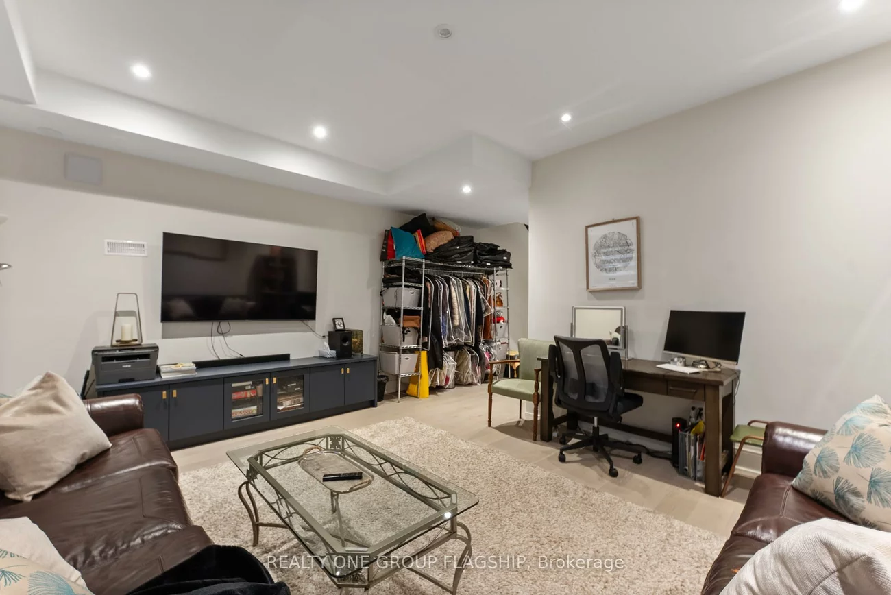 150, Sheldon, Alderwood, Toronto