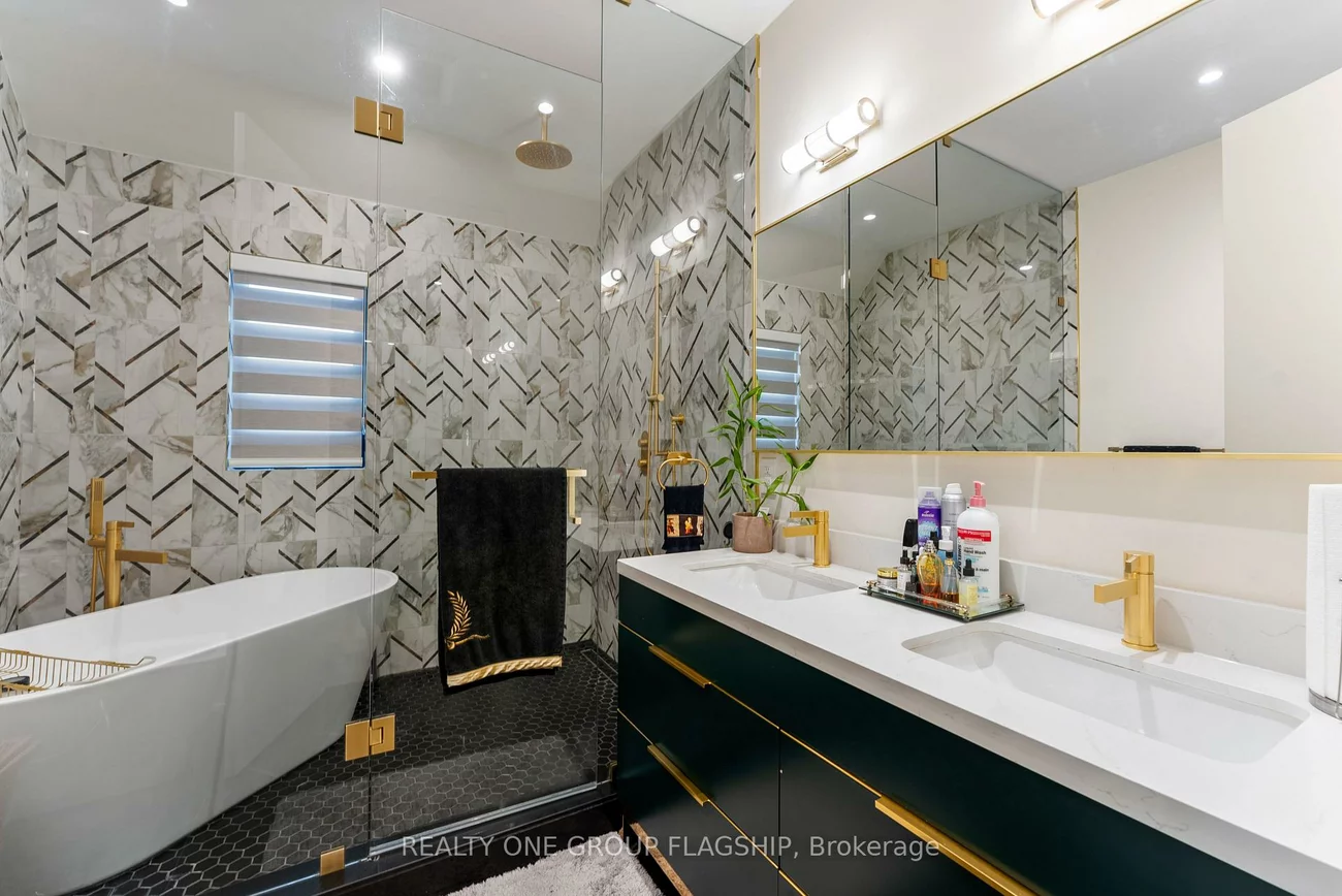 150, Sheldon, Alderwood, Toronto