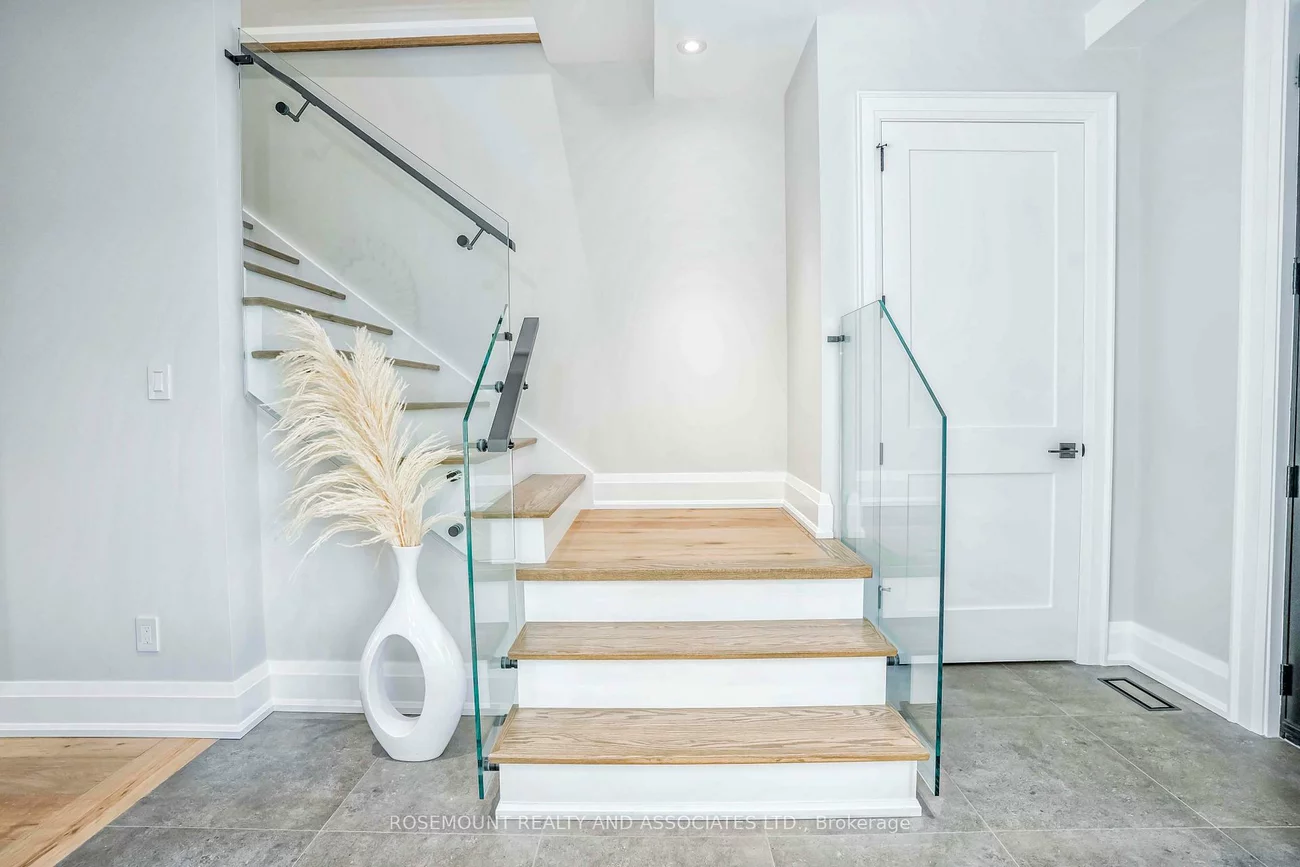 37, Radlett, Alderwood, Toronto
