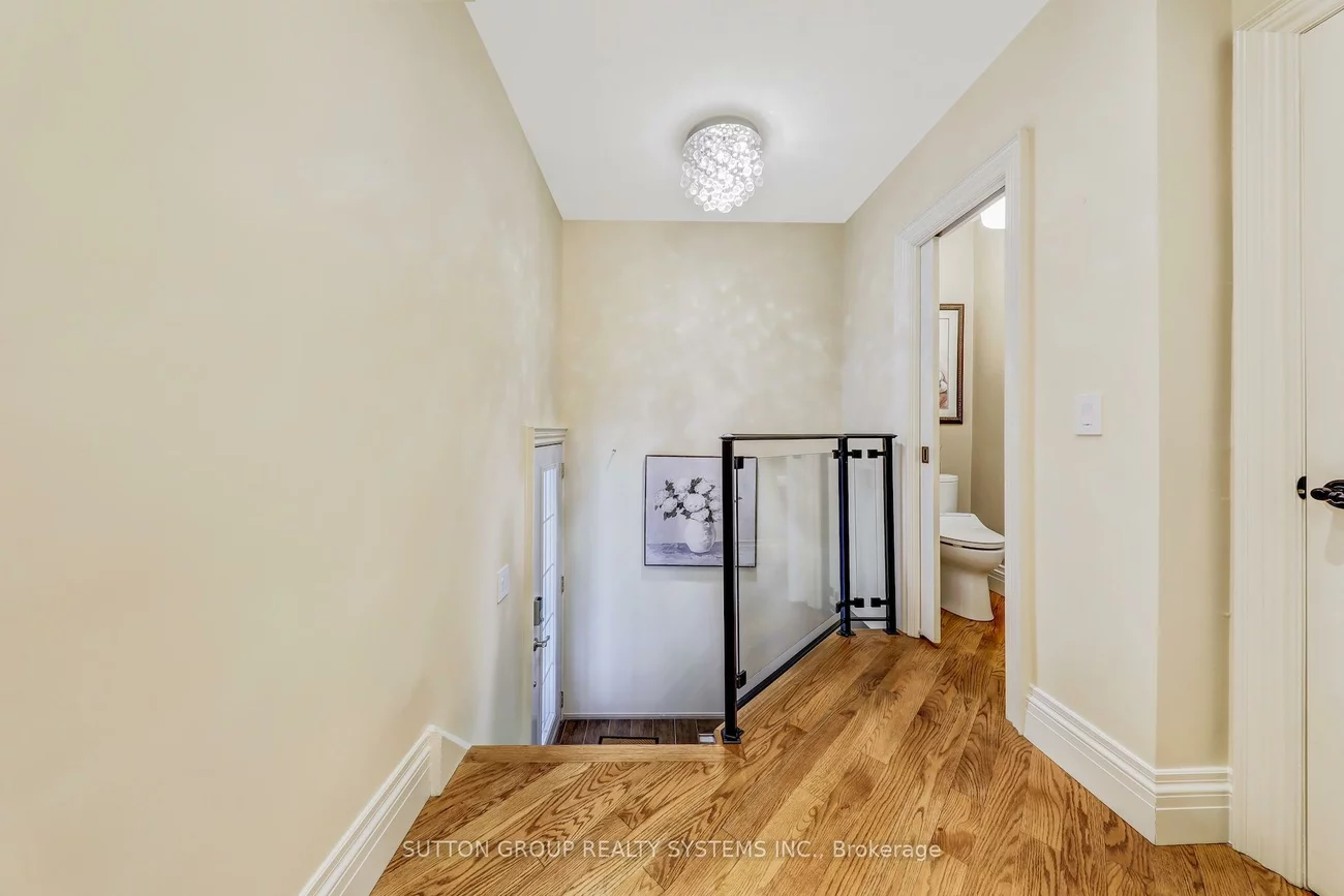 218, Glendonwynne, High Park North, Toronto