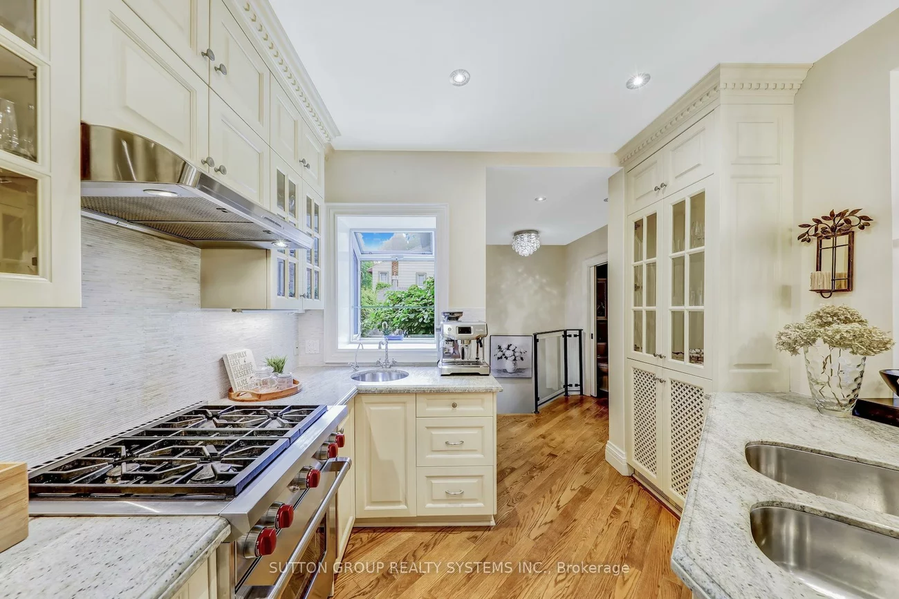 218, Glendonwynne, High Park North, Toronto