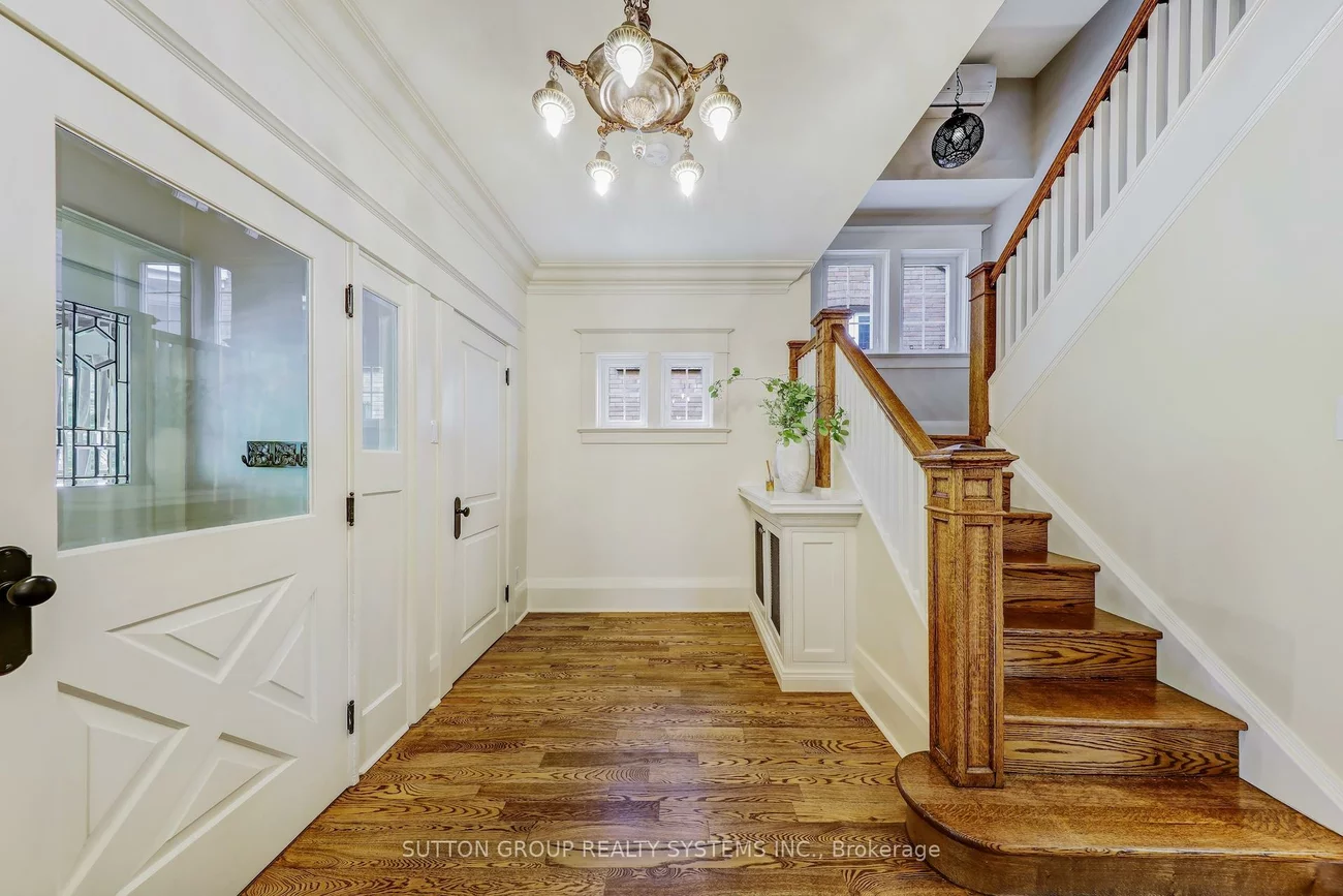 218, Glendonwynne, High Park North, Toronto
