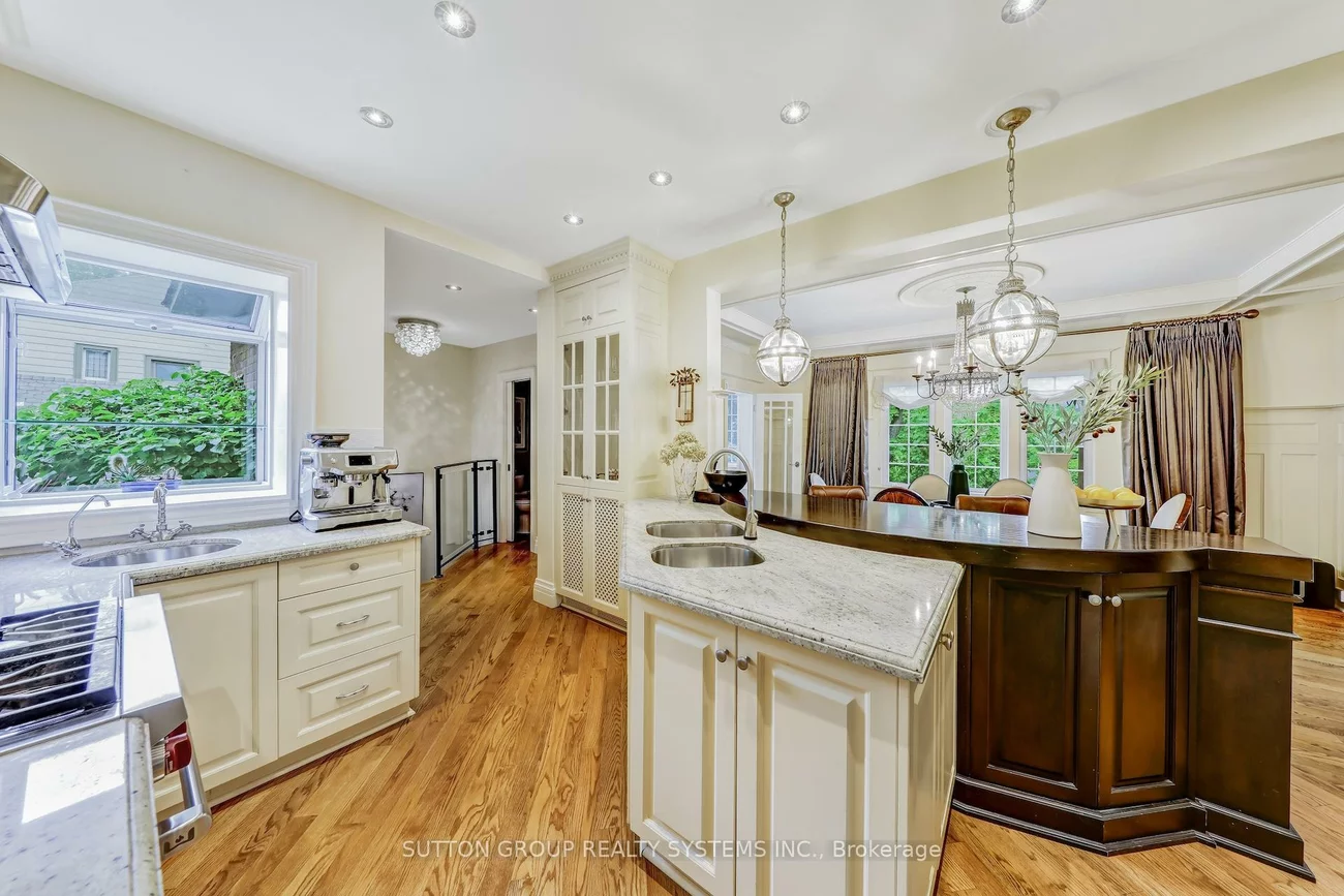 218, Glendonwynne, High Park North, Toronto