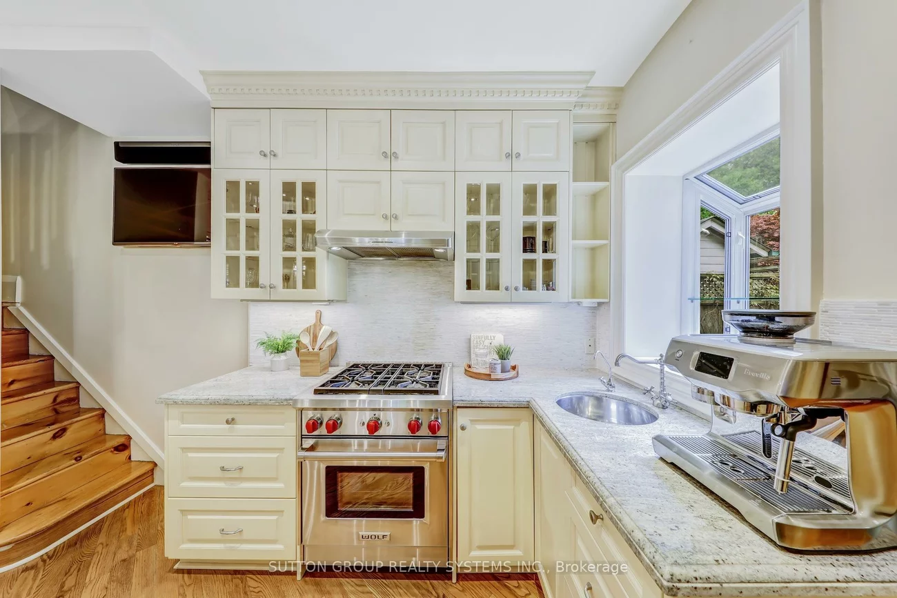 218, Glendonwynne, High Park North, Toronto