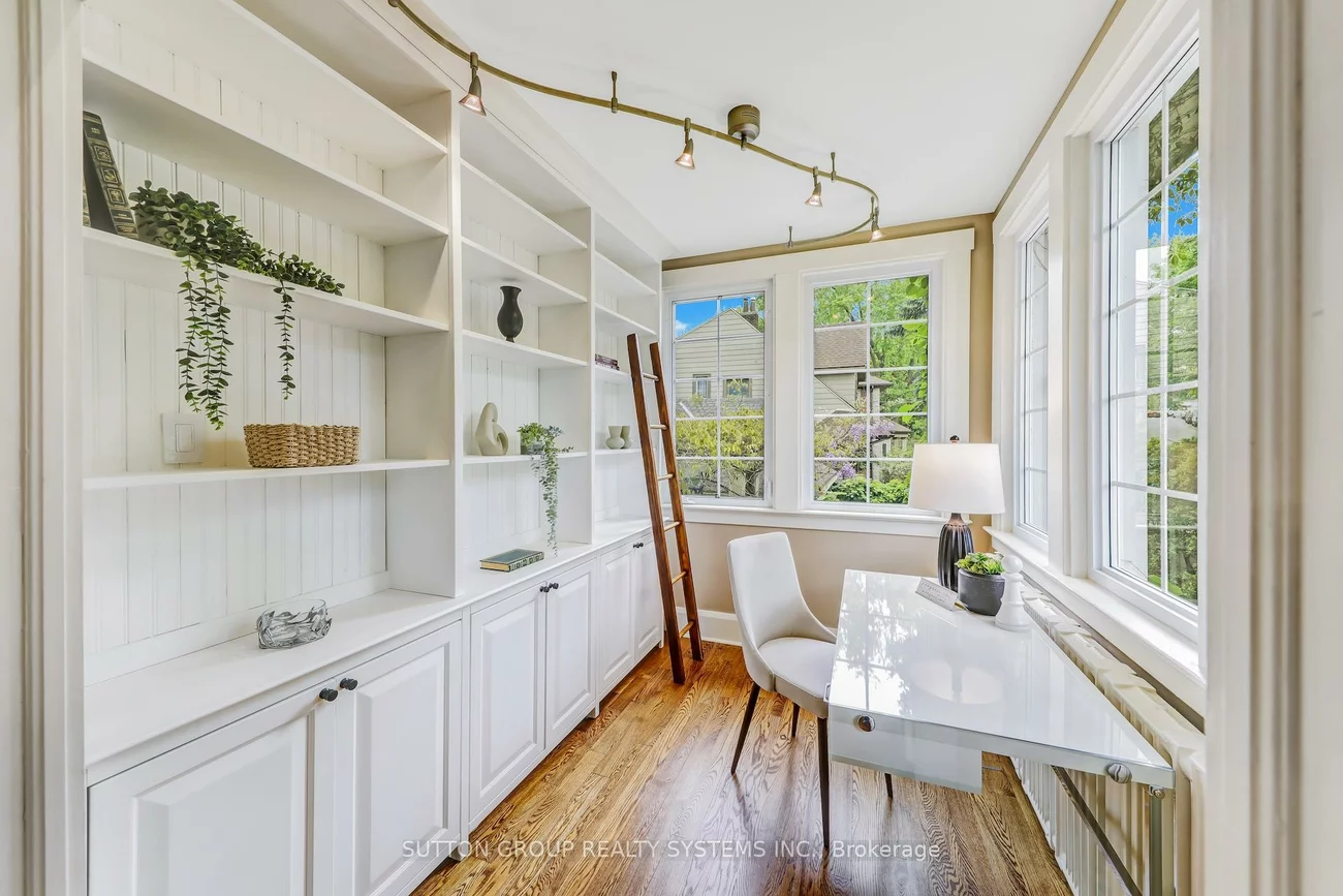 218, Glendonwynne, High Park North, Toronto