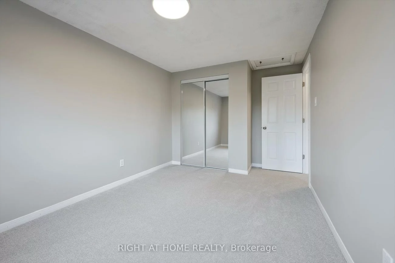 44, Autumn Glen, West Humber-Clairville, Toronto