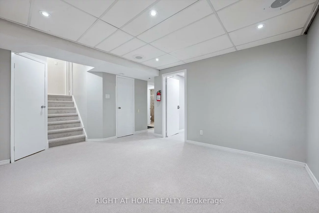 44, Autumn Glen, West Humber-Clairville, Toronto