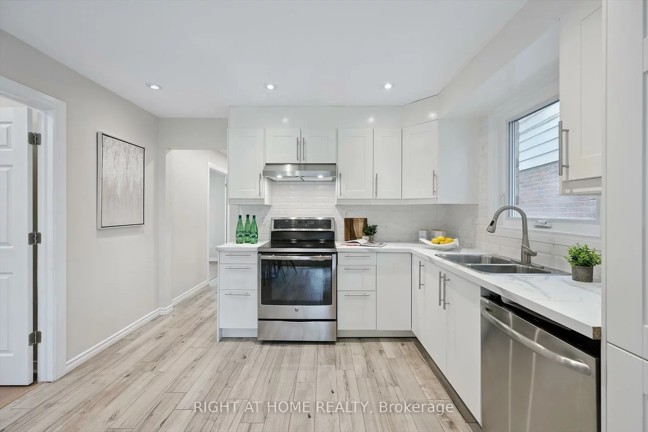 44, Autumn Glen, West Humber-Clairville, Toronto