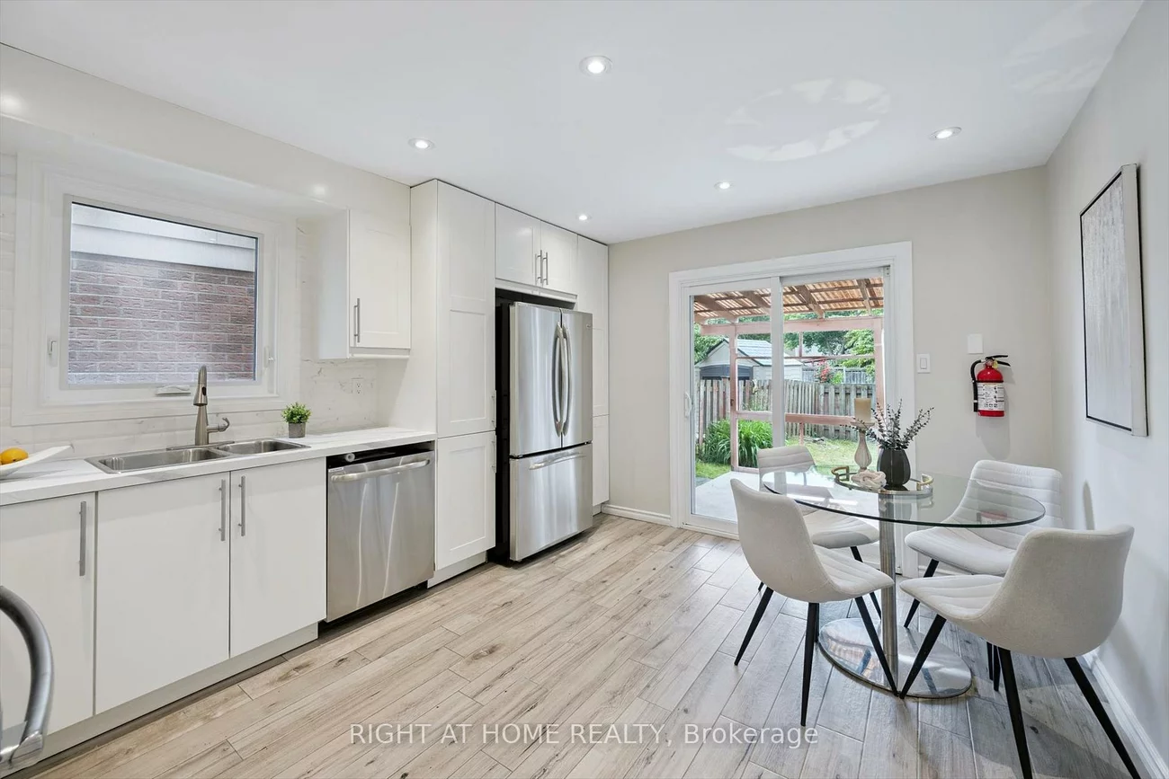 44, Autumn Glen, West Humber-Clairville, Toronto