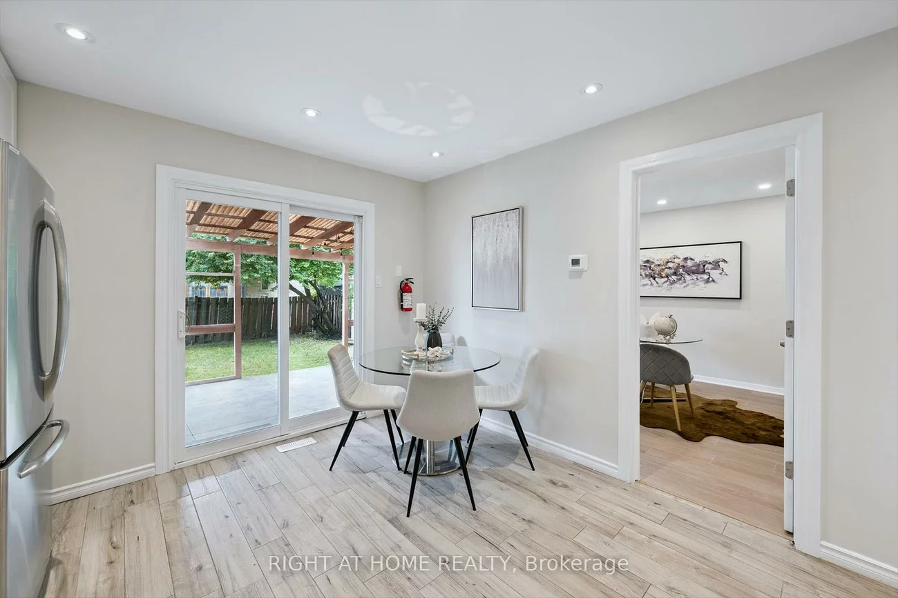 44, Autumn Glen, West Humber-Clairville, Toronto