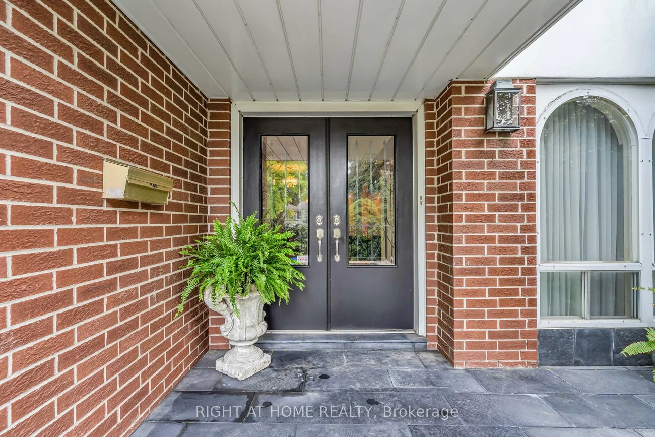 5, Poplar Heights, Edenbridge-Humber Valley, Toronto