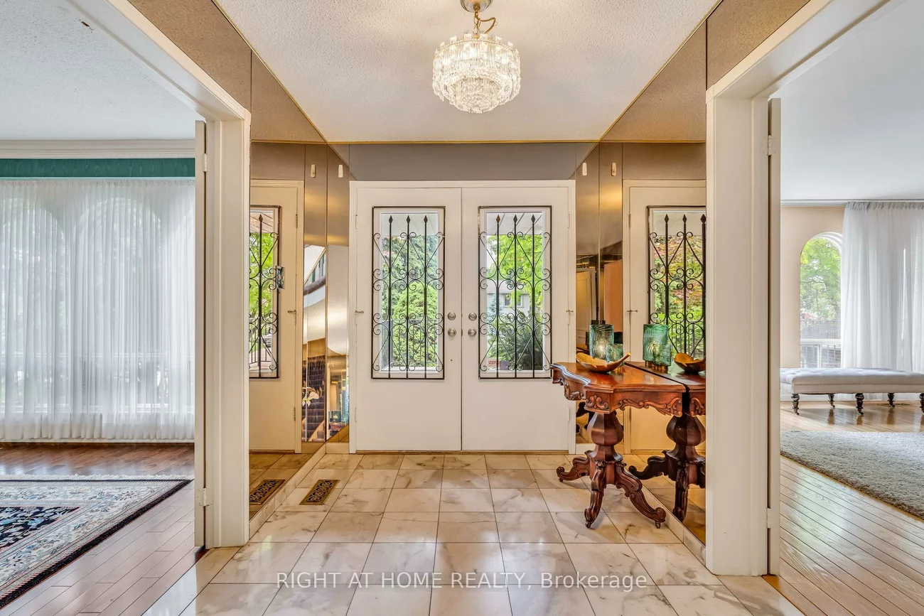 5, Poplar Heights, Edenbridge-Humber Valley, Toronto